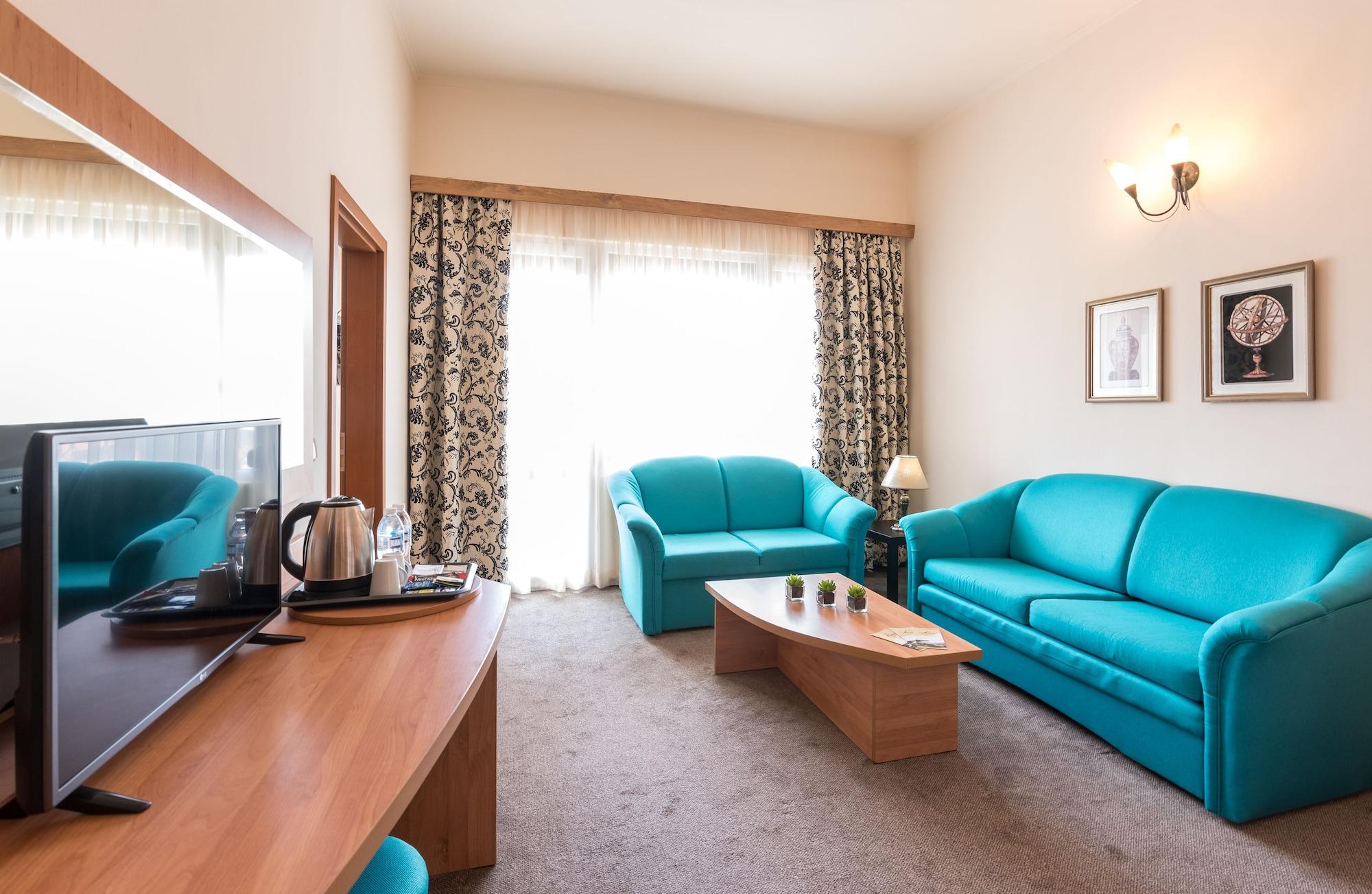 Lotus Family Hotel - Free Parking Slântsjev Brjag Eksteriør bilde